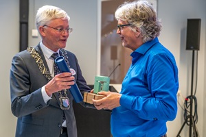 Burgemeester Theo Weterings en Luud de Brouwer