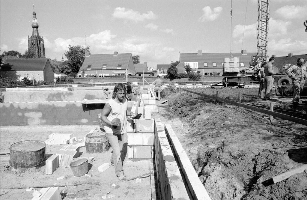 Bouw van aanleunwoningen aan de Papenstraat in Hilvarenbeek Persbureau Van Eijndhoven, 1988